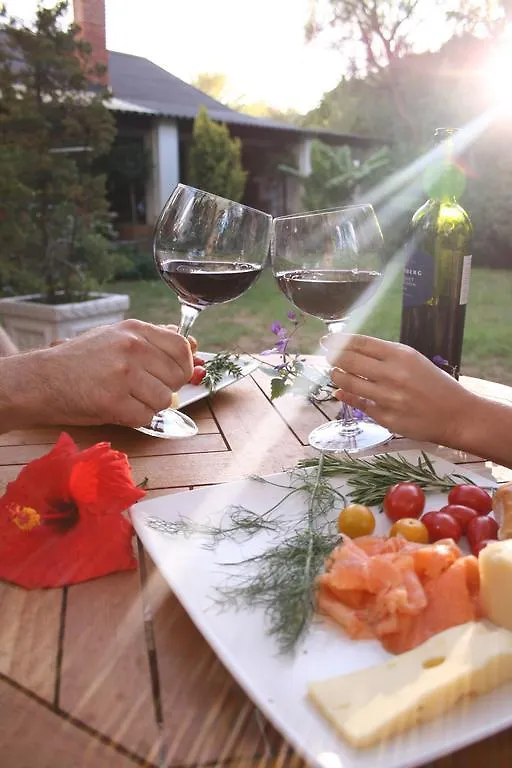Πανσιόν Sacred Mountain Lodge Noordhoek