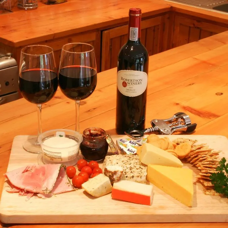 Sacred Mountain Lodge Noordhoek Πανσιόν